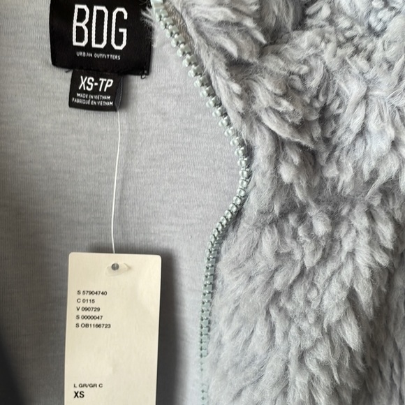 Urban Outfitters BDG XS Grey-Blue Cropped Furry hooded Jacket. NWT - Picture 4 of 6